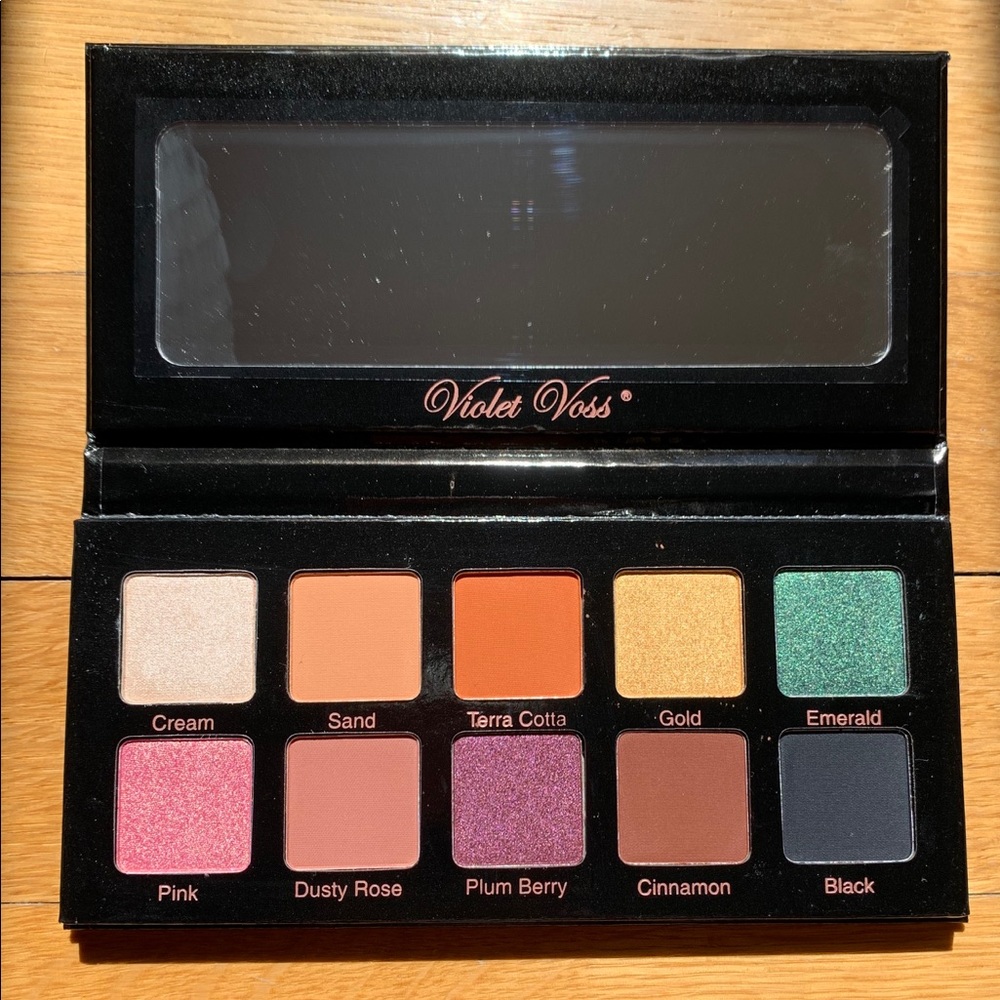 Violet Voss Essentials Eyeshadow Palette